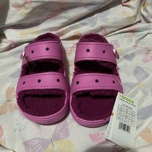 Crocs Classic Cozzzy Sandals woman’s size 8